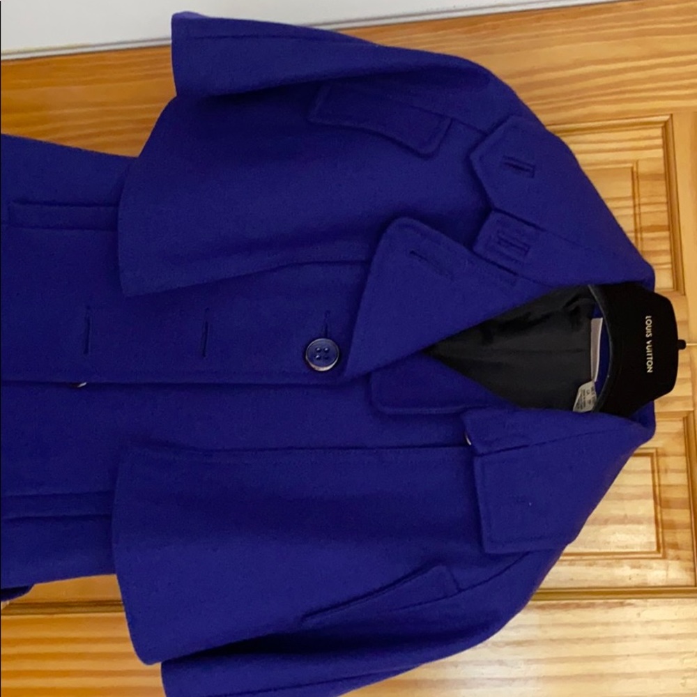 Dkny short coat with belt